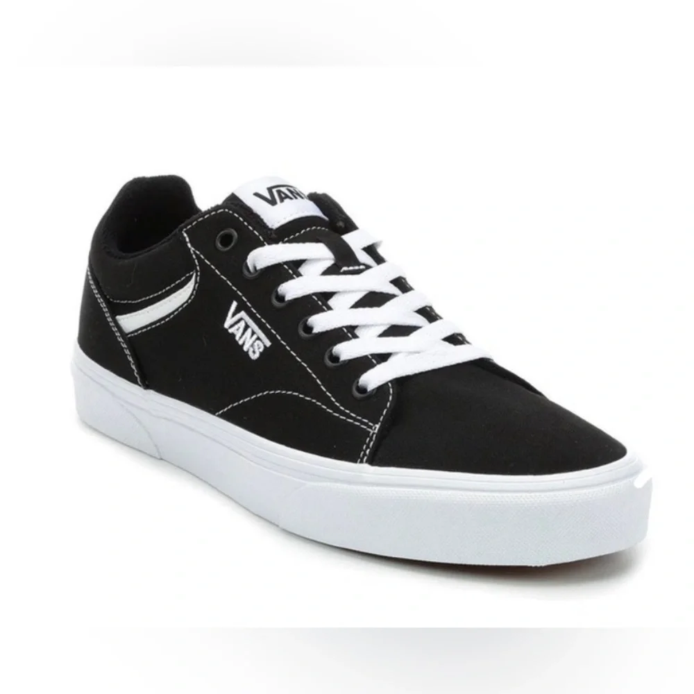 Vans - Picture 1 of 9